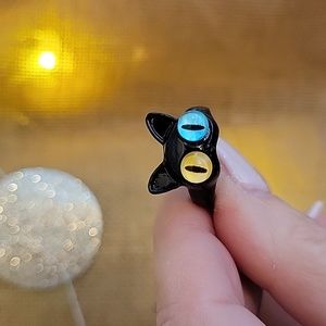 ODD-EYED CAT CUFF RING